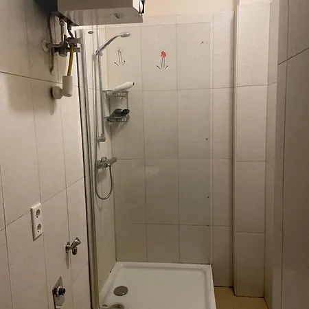 Cityapartment Bei Hauptbahnhof ホステル *